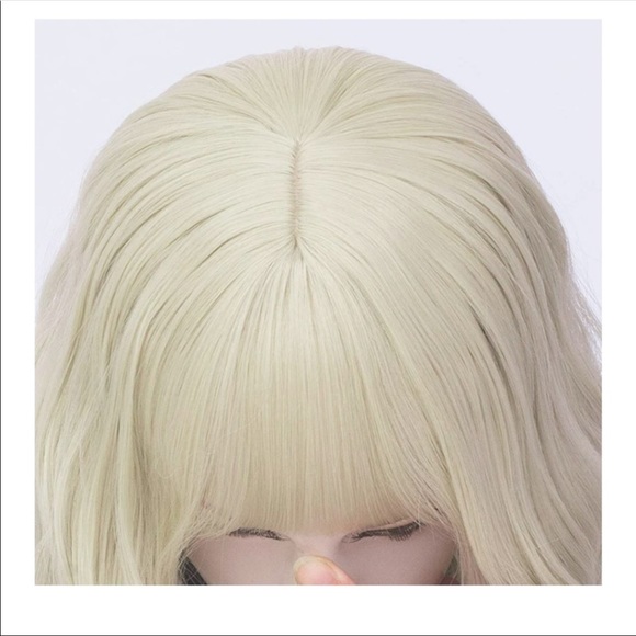 🆕️ Wavy Shoulder Length Heat Resistant Wig Blonde - Picture 5 of 6